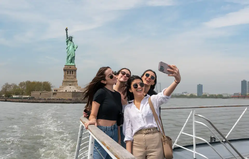3_Statue of Liberty Cruises With Landing