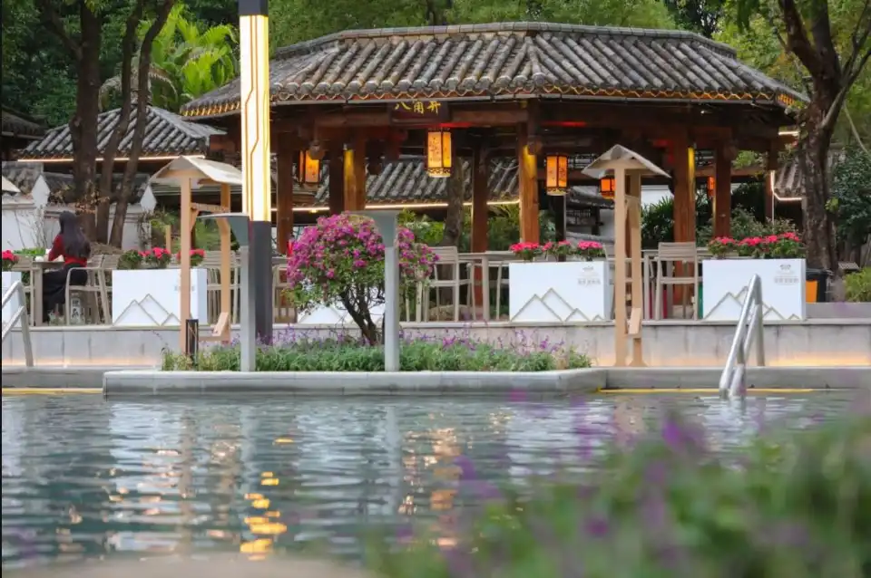 5_Headstream Hot Spring Park