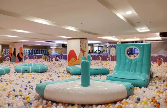 追風奇幻島-麗寶樂園福容飯店L2麗寶休息站-Fun樂星球門票家庭（1位成人+1位小童）