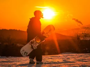 松鳴岩國際滑雪場
