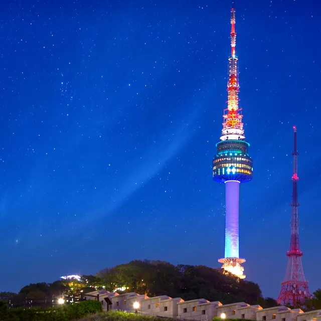 首爾N首爾塔夜間燈光與南山一帶