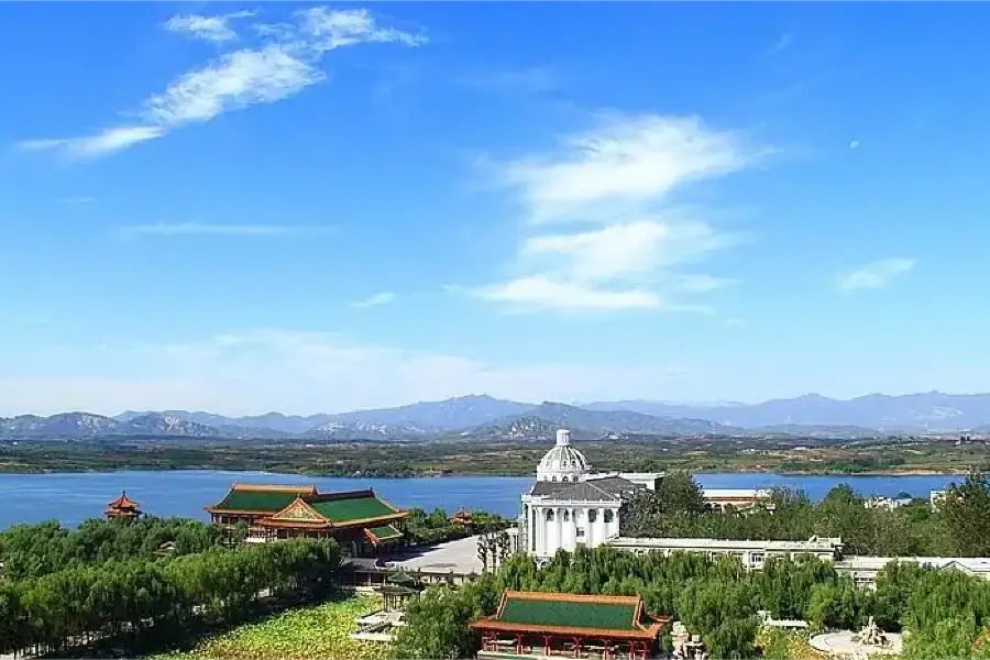 Qishan Lake