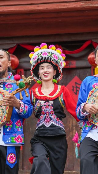 Kunming Yunnan Ethnic Village, Dianchi Haigeng Park & Western Hills Private Tour