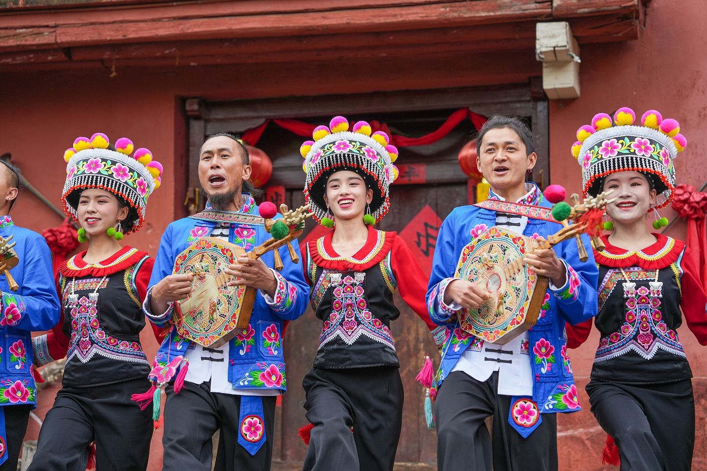 Kunming Yunnan Ethnic Village, Dianchi Haigeng Park & Western Hills Private Tour