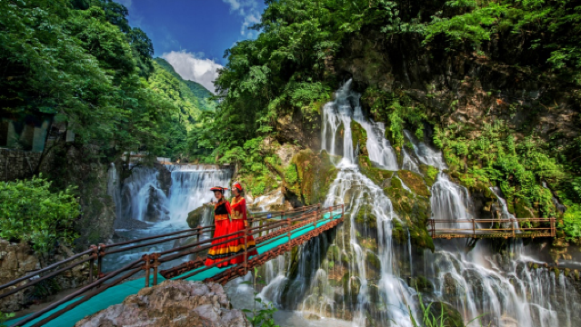 Luoji Ninety-Nine Miles Hot Spring Waterfall Scenic Area