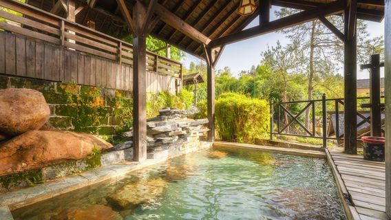 Chongyang Langkou Forest Hot Spring