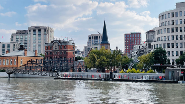 SUZHOU CREEK TOURISM THE ROCK BUND PIER CRUISE