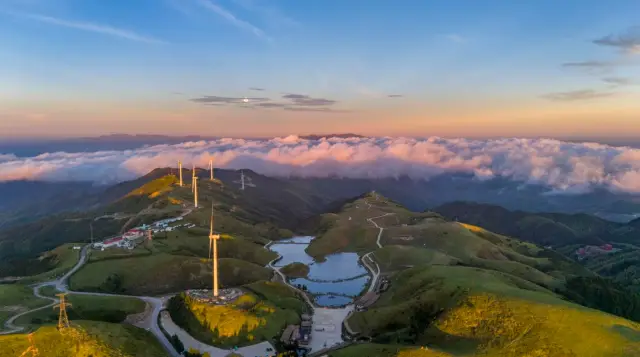 Sea of Clouds Sightseeing in Chenzhou