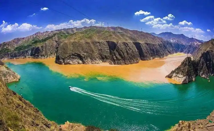 Hotels near Yellow River-Taohe River Intersection Viewing Platform