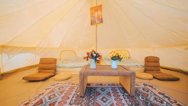 Dunhuang Mingsha Mountain Crescent Bay Desert Stargazing Luxury Camping Base (Moluo Ge)