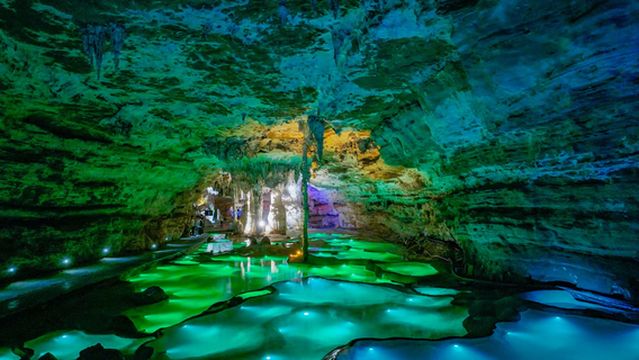 Shierbeihou·Shuanghe Cave Scenic Area