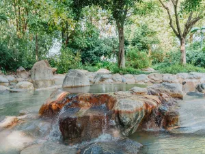 Huquan Banshan Hot Springs