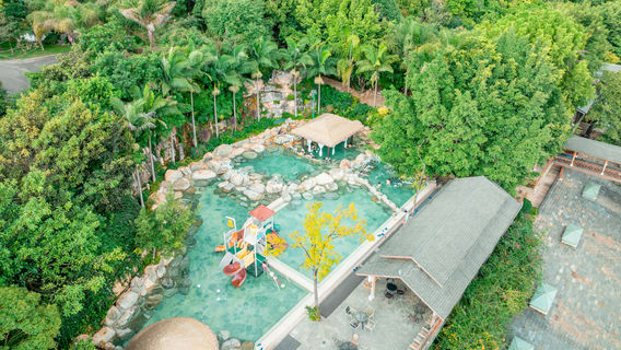 Huquan Banshan Hot Springs