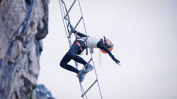 Climbing in Zhangjiajie