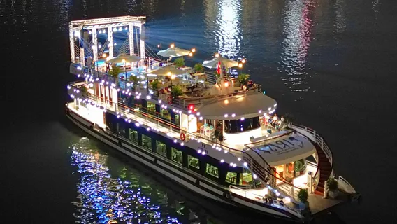 IRIS CRUISE HALONG BAY