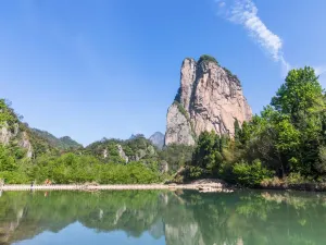 石桅岩