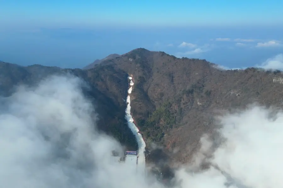 大別山滑雪旅遊度假區