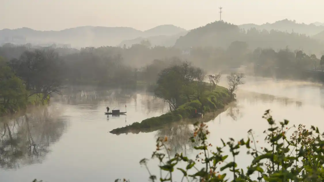 Hotels near Moon Bay (Yueliang Bay, Wuyuan)