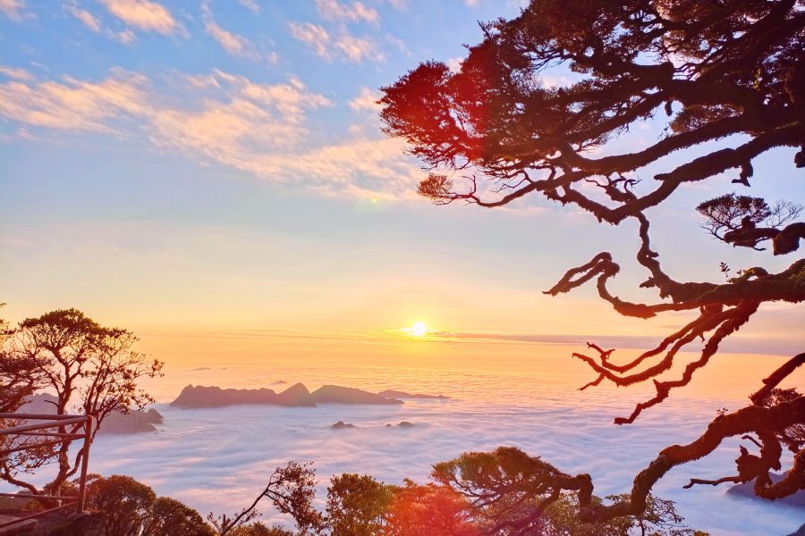 金秀聖堂山景區