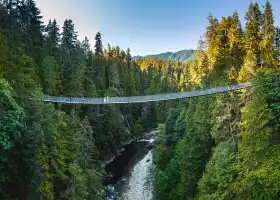 อุทยานและสะพานแขวนคาปิลาโน