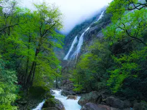 Crouching Dragon Valley