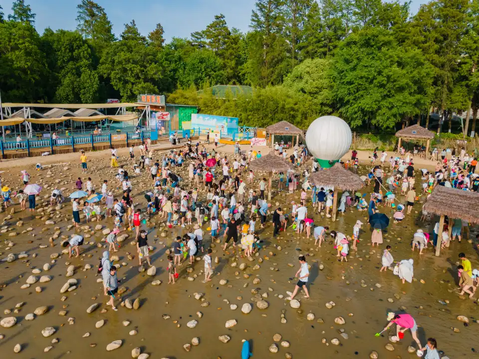 5_East Lake Sand Beach
