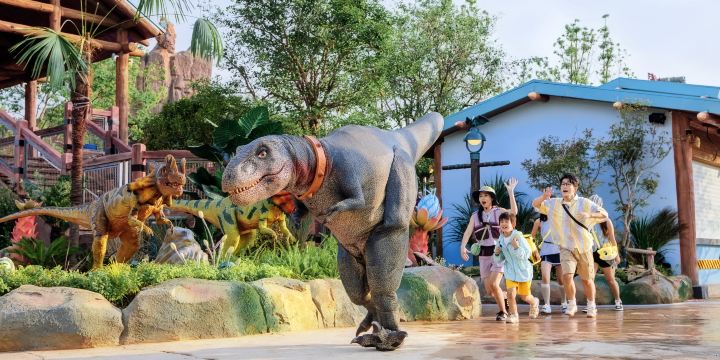 China Dinosaurs Land