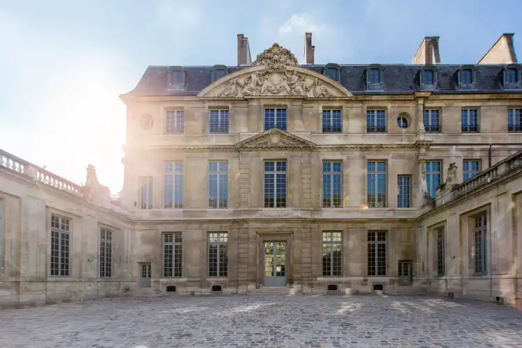 Hotels near Musée National Picasso-Paris