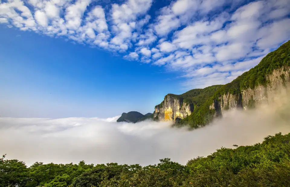 4_Gold Buddha Mountain