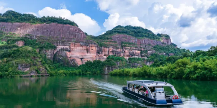 丹霞山水上丹霞