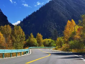 Popular Fall Viewing Attractions in Batang