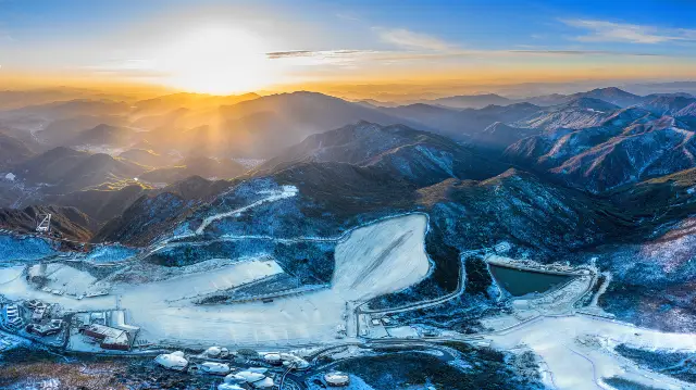 Skiing in Huzhou