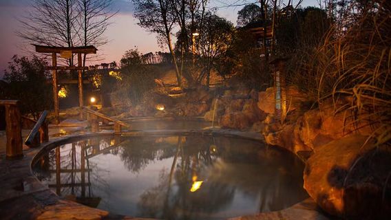 Hot Springs in Chibi