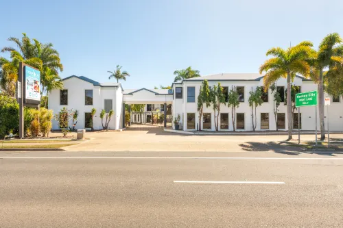 Coral Cay Resort Hotel a West Mackay