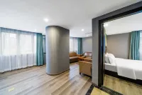 Dongjiaxuan Hotel (International Trade Jinguanghua Branch) - Romantic