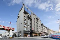 Lavande Hotel (Anqing Taihu Wenboyuan) - parking