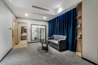 VX Hotel (Wuzhou High-Speed Railway South Station Canghai Park)