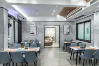 QUXIAN YUNYA THEME HOTEL