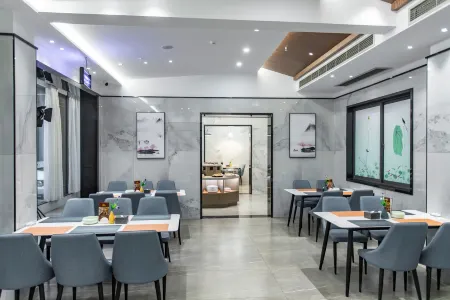 QUXIAN YUNYA THEME HOTEL Отели в г. Цюйсянь