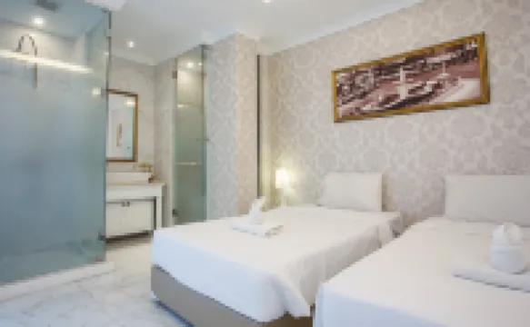 บีทู ริเวอร์ไซด์ โคโลเนียล โฮเต็ล