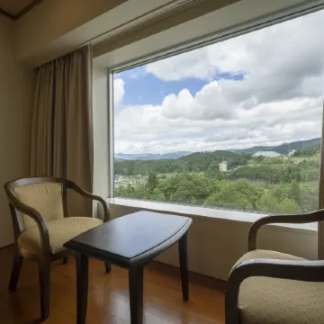 Hotel Associa Takayama Resort (JR-Central Hotels) Отели рядом с достопримечательностью «Higashiyama Walking Course»