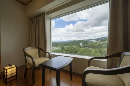 Hotel Associa Takayama Resort (JR-Central Hotels) Отели рядом с достопримечательностью «Takayama Jinya»