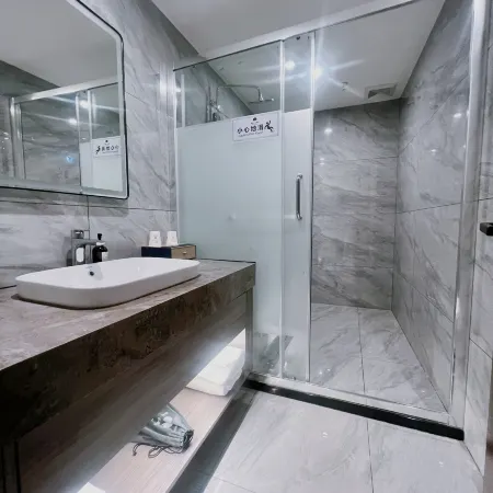 Yining Heer International Hotel (Friendship Hospital New Area · Hanbin Park Branch)