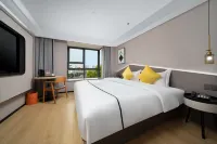 Four Seasons Plus Manfeng Hotel Hotels near Guilin University of Technology Nanning Konggang Campus West Area