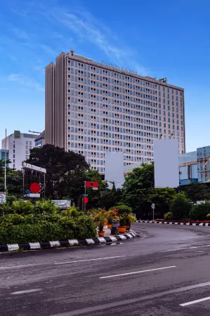 Louis Kienne Hotel Simpang Lima Отели рядом с достопримечательностью «Лима»