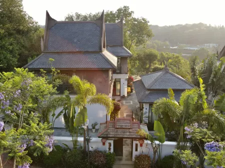 Yunhai Hot Spring Villa Отели в г. Менхай