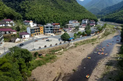 Yuxian Chaxiangyuan Homestay (Moon Bay Scenic Area)