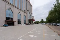 Yuanwang Yuanmeng Hotel (Yinchuan Desheng Industrial Park) - parking