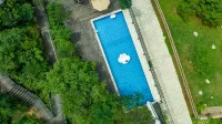 Anji Fanyin · Hillside Wilderness Luxury Private Hot Spring Mountain Stream Holiday Villa - románticos
