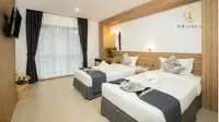 8 Mile Hotel Hotels in 